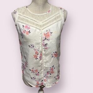 Candies sleeveless blouse with lace bodice. Size xs